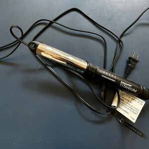 BaByliss Pro Titanium Prima flat/curls used once
